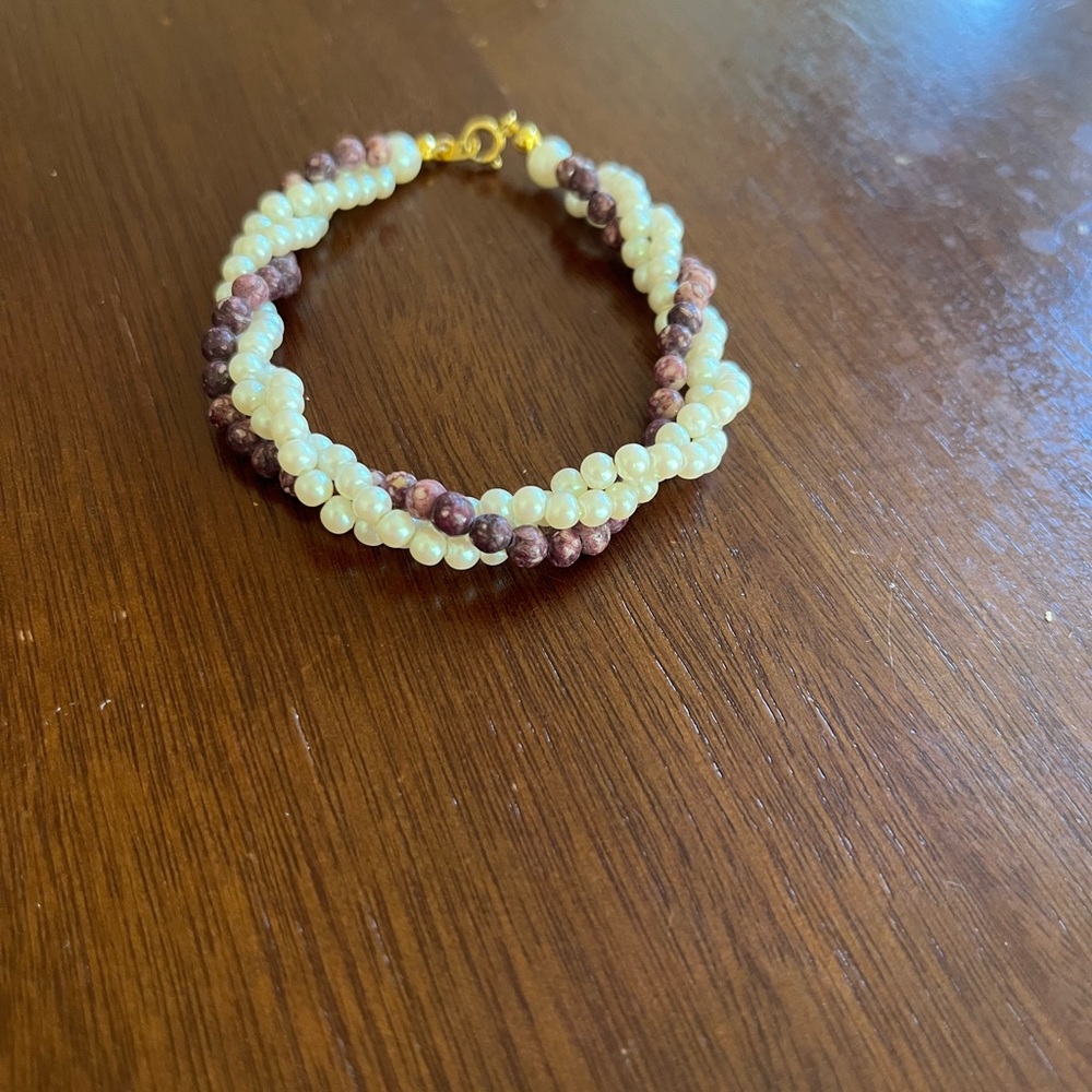 Elegant Twisted Bead Bracelet